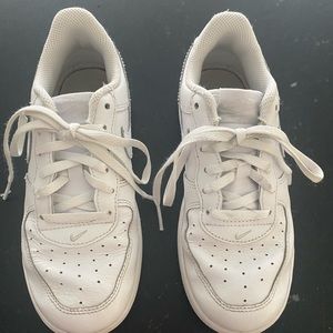Girls size 2 Nike Air Force 1